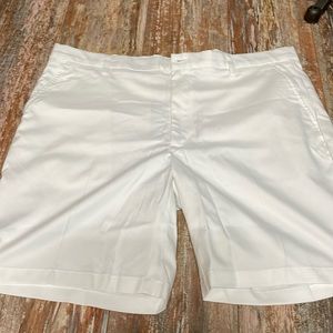 Amazon Essentials classic white shorts size 42
